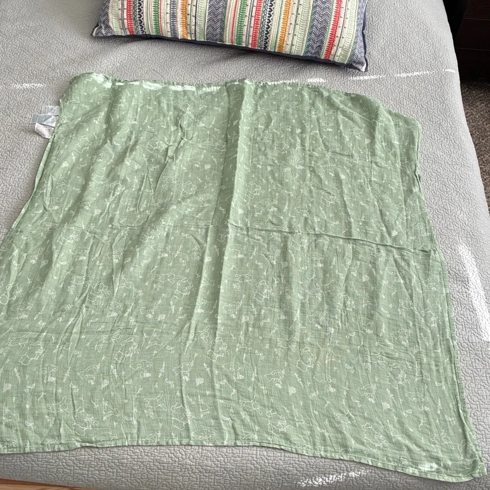 Lot of 2 Aden & Anais Winnie the Pooh Unisex Baby Swaddle Muslin Cotton Blankets